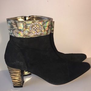 Beautiful Gomez Rivas Bootie